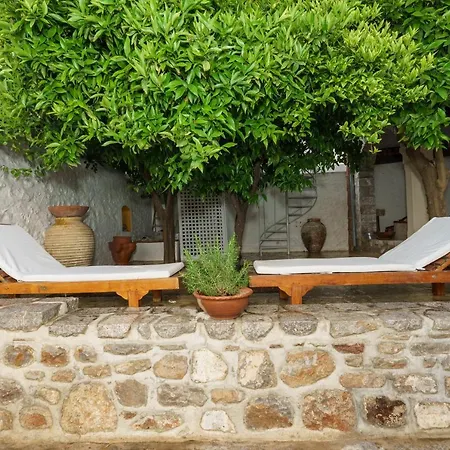 Livin Hydra Garden Aparthotel