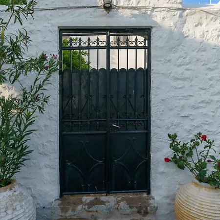 Livin Hydra Garden * Hydra (Saronic Islands)