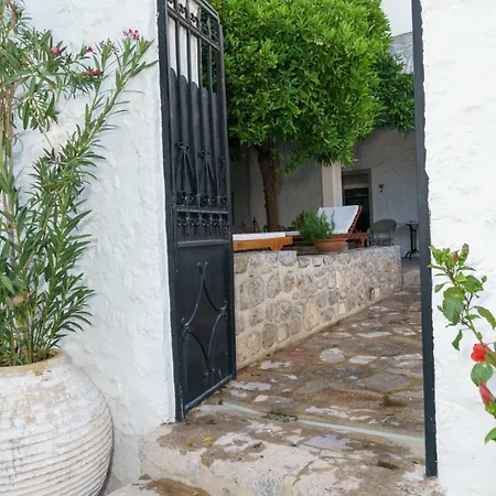 Livin Hydra Garden Aparthotel Hydra (Saronic Islands)