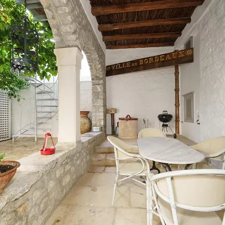 Aparthotel Livin Hydra Garden